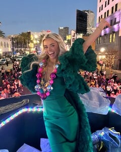 [2025.03.02] livvydunne_481939505_18494599408027168_6795816878984333425_n.jpg