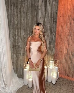 [2025.03.04] lindsaymariebrewer_482998789_18488810632023234_5297442203241554354_n.jpg