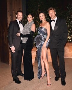 [2025.03.05] alessandraambrosio_482530623_18492200398000670_652548922907868994_n.jpg
