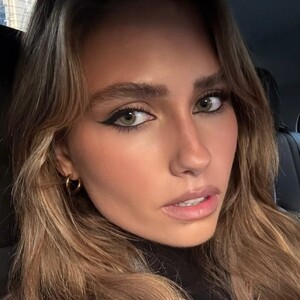 [2025.03.06] katiemooremakeup_482951346_18334908595081450_8458311541569548976_n.jpg