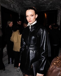 [2025.03.08] victoriabeckham_482915347_18498135181021416_4788694625005110246_n.jpg