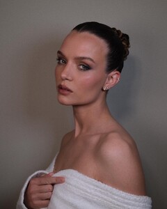 [2025.03.09] josephineskriver_483352018_18494143672020326_287675174929307865_n.jpg