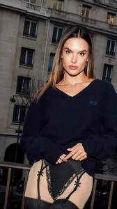 [2025.03.10] alessandraambrosio-eversambrosio_3585539073953527426.jpg