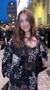 2025_03.10voguespain_DHB8BFythfM.thumb.jpg.bcdd9cef00381709e78fe61bb10a1553.jpg