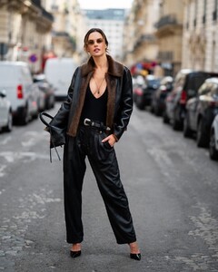 [2025.03.11] alessandraambrosio_483565005_18493610935000670_2307336368222579198_n.jpg