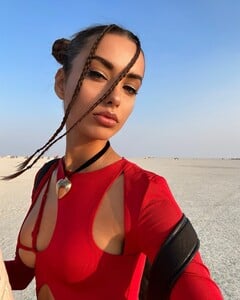 [2025.03.11] yelikova_483456229_18392697193111871_7220436258902183342_n.jpg