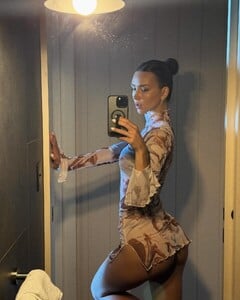 [2025.03.14] rachelc00k_483981702_18490520578029714_8074527396302752270_n.jpg