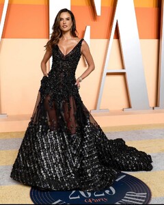 [2025.03.03] alessandraambrosio-laurapolko_482674436_18487382593029587_8629185225430061756_n.jpg