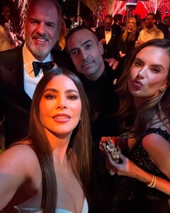 [2025.03.03] alessandraambrosio-luisbalaguer1_482520099_18489908893050525_1019848332595916688_n.jpg