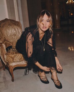 573755769_lily-11.jpg
