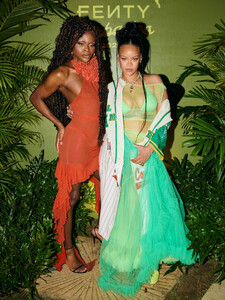 575785625_mega1282827_rihanna_celebrate_011.jpg