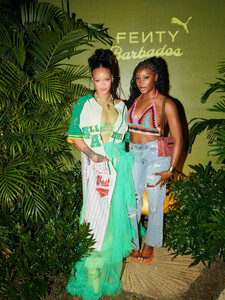 575785627_mega1282827_rihanna_celebrate_017.jpg