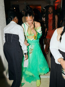 575785651_mega1282827_rihanna_celebrate_008.jpg