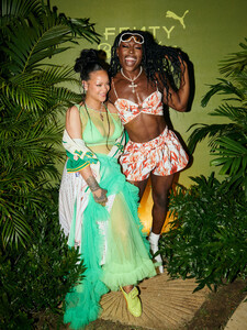 575785655_mega1282827_rihanna_celebrate_013.jpg