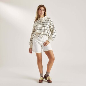 5CREAMSTRIPEDRUGBYSHIRT.thumb.jpg.8c4d77ab3fb4e7b0d01cffc3e9bbd9b0.jpg