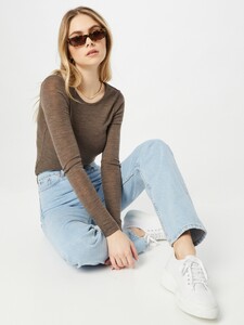 7840285_4.jpg