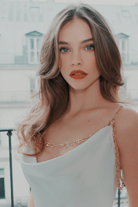 Barbara Palvin1.png