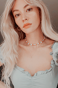 Bryana Holly1.png