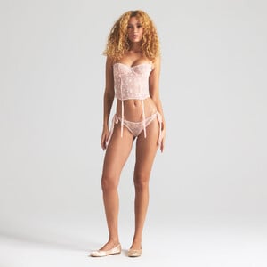 CR-CRT-8077W-PTT-FA-SKIMS-LOUNGEWEAR_0006-FR.jpg