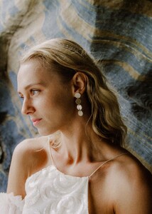 Caja_Pearl_Mix_Bridal_Earrings2.jpg
