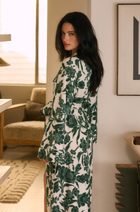 EMERALD_FLORAL_2793.thumb.jpg.f7ed6ac8f20b4a94942e94a591da2c57.jpg