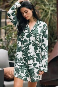 EMERALD_FLORAL_3164.thumb.jpg.5a953a980c6ba14db65a3e6b3358320f.jpg