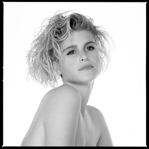 ElenaStatherosbyPeterDuke(18).thumb.jpg.996d5c96a501532fd4066d128d5ff6d6.jpg