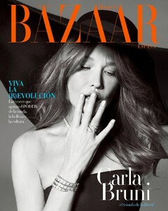 Ella es Arte y Poesía, Costura y Vino, Madre, Trovadora, y hasta ex Primera Dama. Es la auténtica revolución francesa, e italiana. Con 57 años y una vida de película, @carlabruniofficial protagoniza, POR PRIMERA VE.jpg