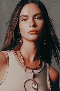 Ellie Lyon1.png