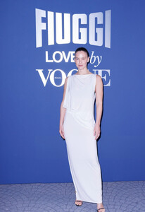 FiuggiLovedByVogueMilanFashionWeek04.thumb.jpg.c256d414bd43d28a9803bb12a8fbfd1a.jpg