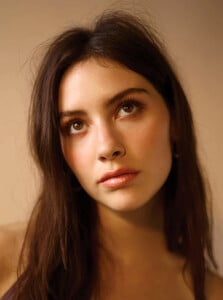 Gracie_Abrams_26.jpg