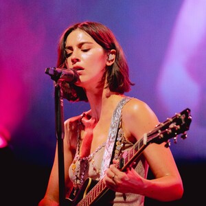Gracie_Abrams_43.jpg