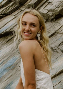 Kensa_Ivory_Statement_Bridal_Earrings_4.png