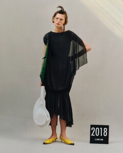 LES15ANSAreeditioncollectionof15yearsofJacquemusdressesofourmosticonicdress...thumb.jpg.87622530a0fc053a51fbcc25fa0bf928.jpg