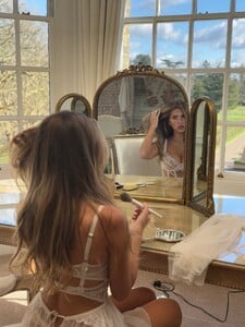 LOOKBOOK_BRIDAL_BTS-5.thumb.jpg.8a6155bcdff5f777639e079984fcb3ac.jpg