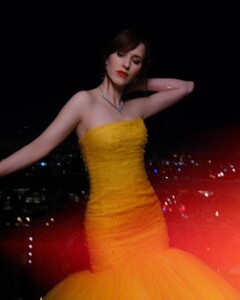 MRB-Photoshoots2025-Portraits-VanityFairOscarParty-003.jpg