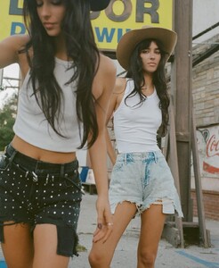 Me%20%26%20sis%20for%20%40goodamerican%20by%20%40samdameshek-5.jpg
