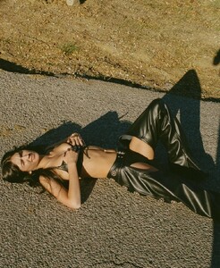 Me%20%26%20sis%20for%20%40goodamerican%20by%20%40samdameshek-8.jpg
