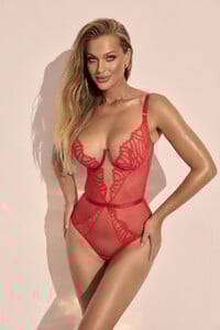OlgaT-Kinga25-KoronkoweBodySimply(1).thumb.jpg.23354f1d890e6cd842e989829d2846e3.jpg