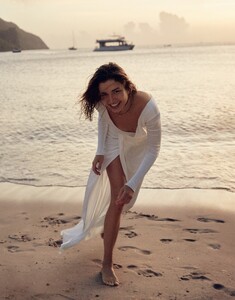 PORTER-Magazine-9-Andreea-Diaconu-by-Cass-Bird-08.thumb.jpg.f7a2d93410635b8a1417b2a3aade1761.jpg