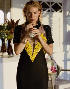 Porterissue12siennamiller(12).thumb.jpg.fb7f3fe66c73be22f8d9a842ab02d6d2.jpg