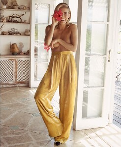 Porterissue12siennamiller(2).thumb.jpg.e75535996406fbc0a08b45d30b5c063a.jpg