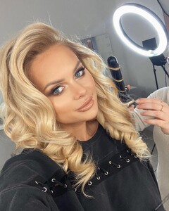 SandraTraczyk(Modelsintro.comAssort)_04.thumb.jpg.c67f532b8951dbb9f410a40cf1899239.jpg