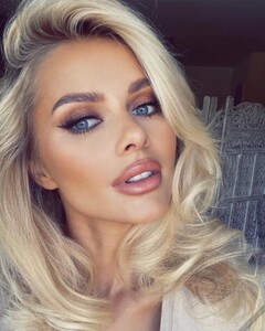 SandraTraczyk(Modelsintro.comAssort)_57.thumb.jpg.85ea2269d3dece49e0dbbf6dccea9227.jpg
