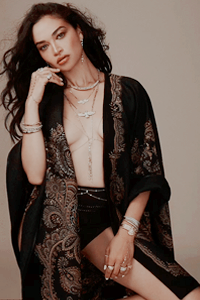 Shanina Shaik2.png