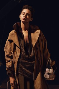 Vogue_UK-August_2016-Binx_Walton-by-Christian_MacDonald-03.thumb.jpg.26f0a396235e1664e0f6eea54aa90d82.jpg