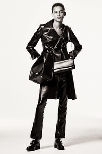 Vogue_UK-August_2016-Binx_Walton-by-Christian_MacDonald-07.thumb.jpg.57b7a8476a4bf80d9989ab3397066e35.jpg