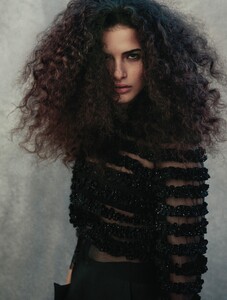 WSJ_Magazine-July_August_2016-Chiara_Scelsi-by-Christian_MacDonald-05.thumb.jpg.f4c67f801a12f96672e2a98ff1ff7bd8.jpg