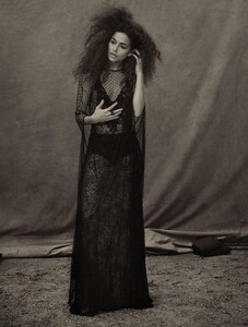 WSJ_Magazine-July_August_2016-Chiara_Scelsi-by-Christian_MacDonald-07.thumb.jpg.79a12a72bcad8f951467c90b9e52e991.jpg