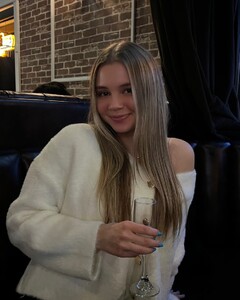 angelpolikarpova_1741488084_3584184285356570702_1579333713.thumb.jpg.a99bb7abdb5920cc685e07d6ddf243c7.jpg